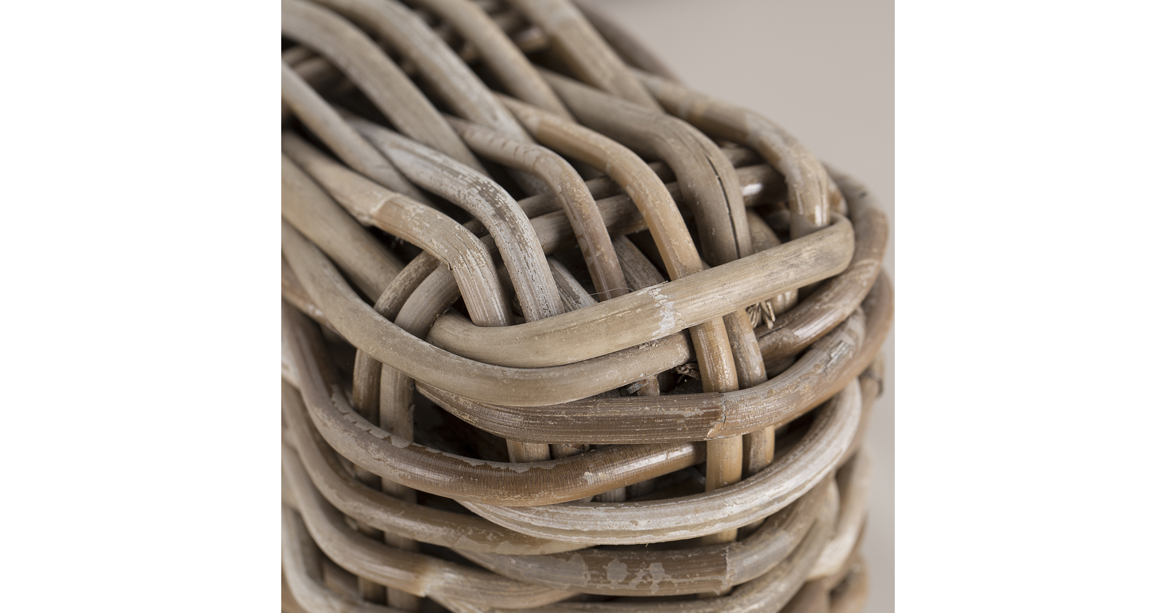 détail-rotin-fauteuil-jardin