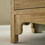 commode-chene-massif-detail-veinage-naturel