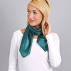 at-04065-vf16-foulard-femme-vert-anglais