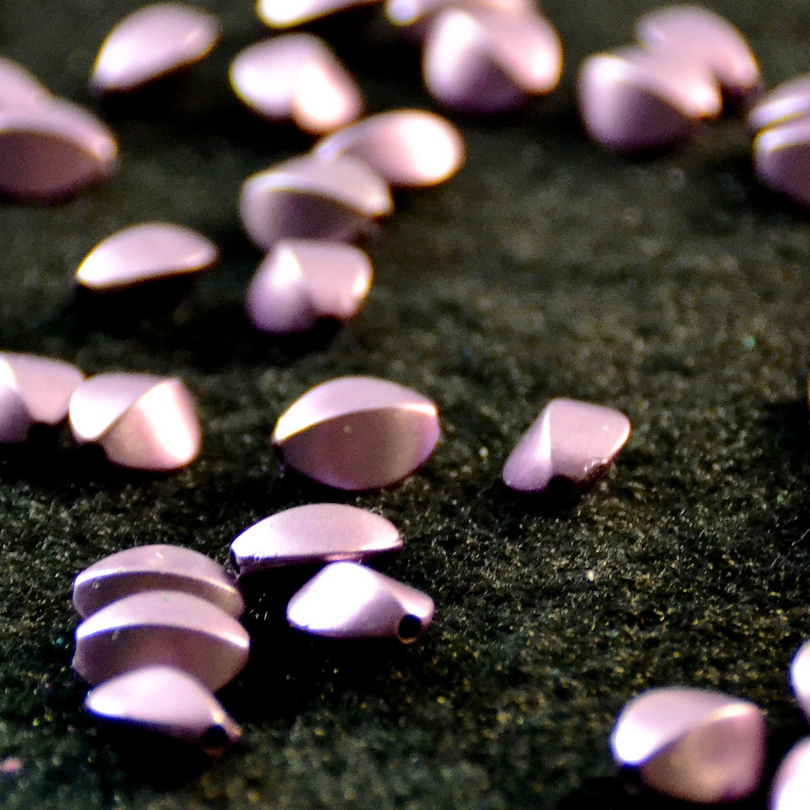 50 perles acrylique  losange plat arrondie , lilas brillant