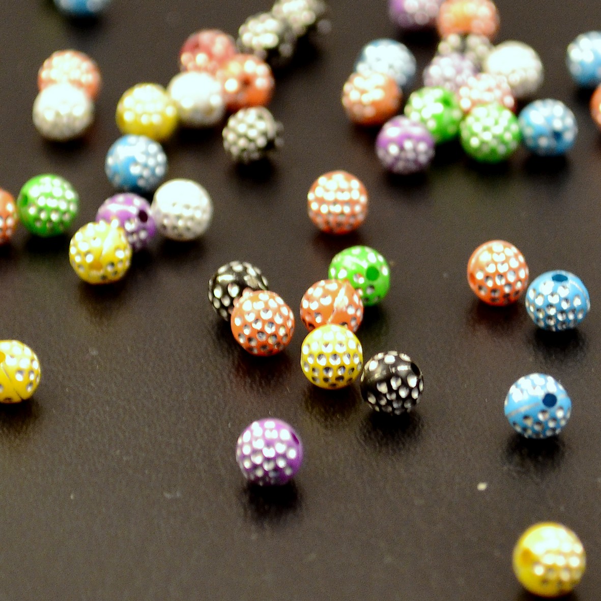 50 perles acryliques ronds  effet strass5 mm,assortiment de couleurs