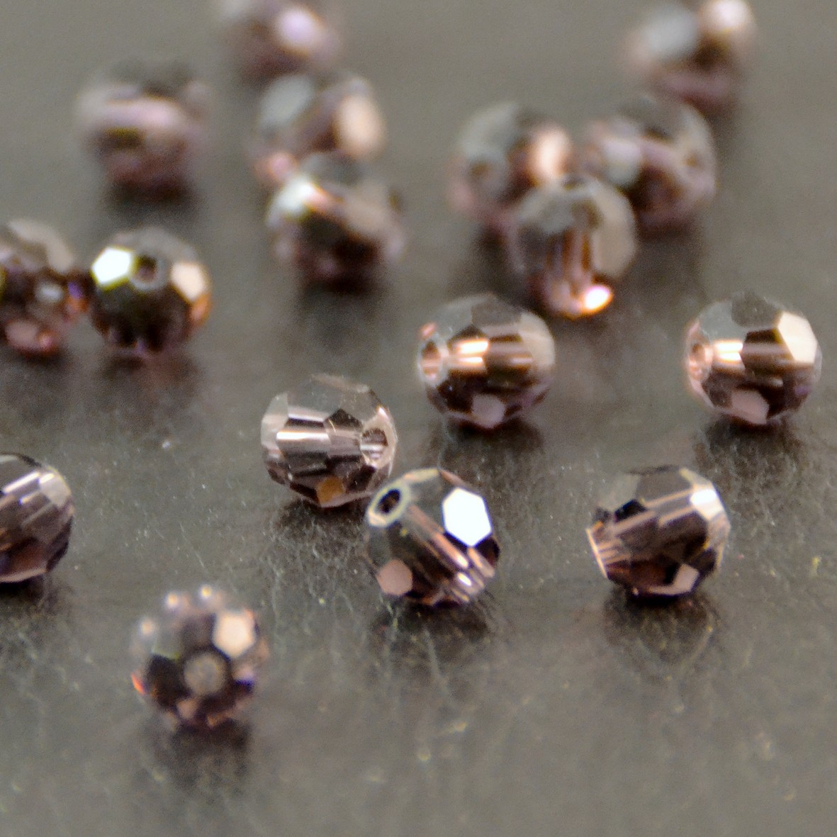 20 perles cristal ronde facettée 6 mm,violet