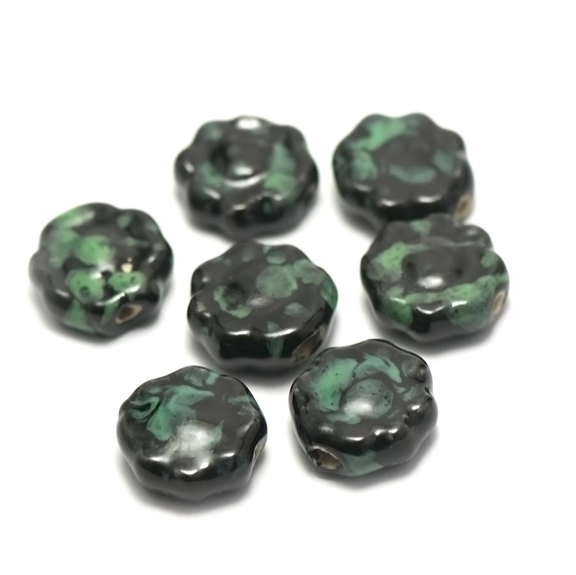 4 perles porcelaine/céramiques fleur 17x17x7 mm,noir/vert