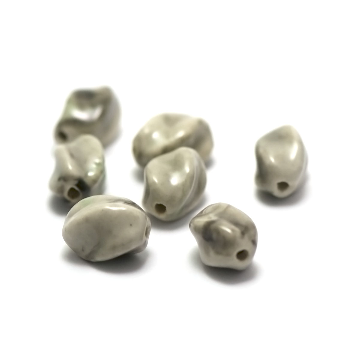 4 perles céramiques olive torsadé 17x10 mm ,gris