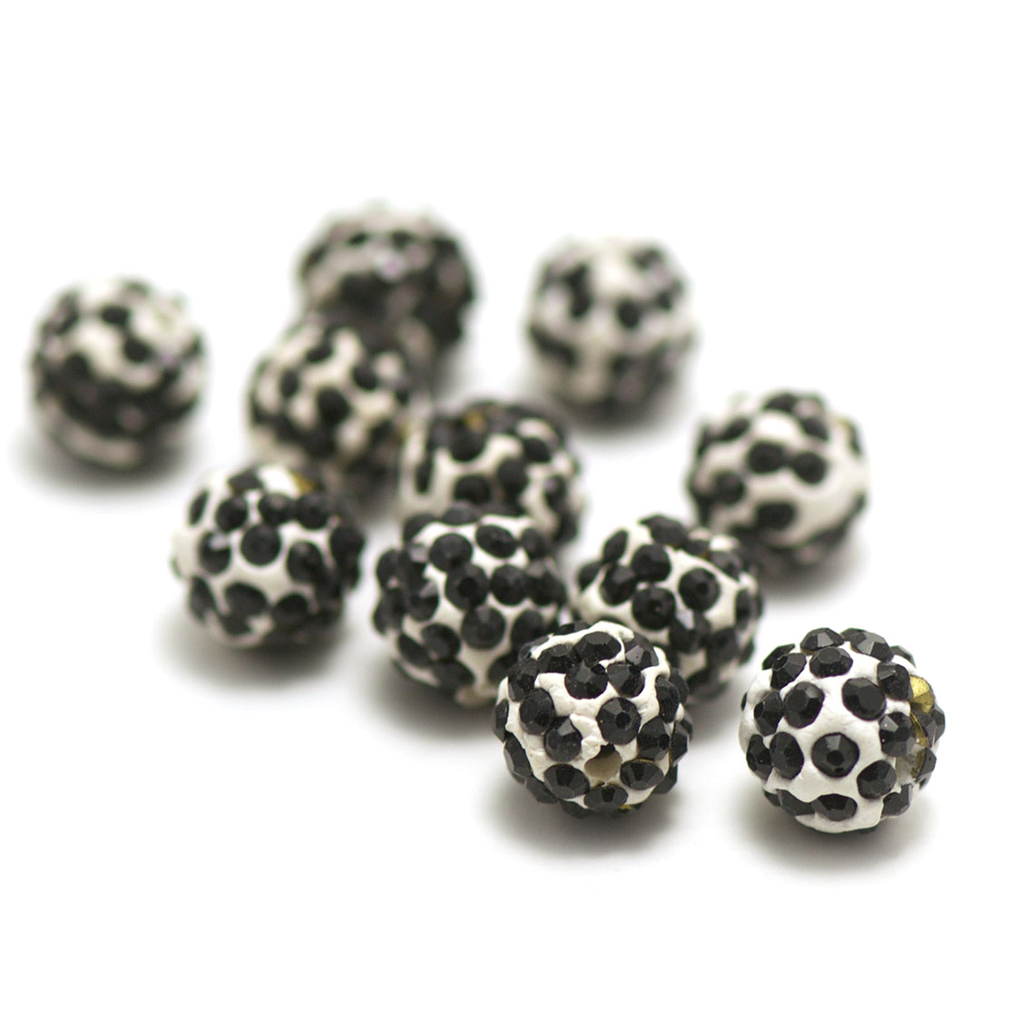 4 perles shamballa 10 mm strass noir sur fond blanc