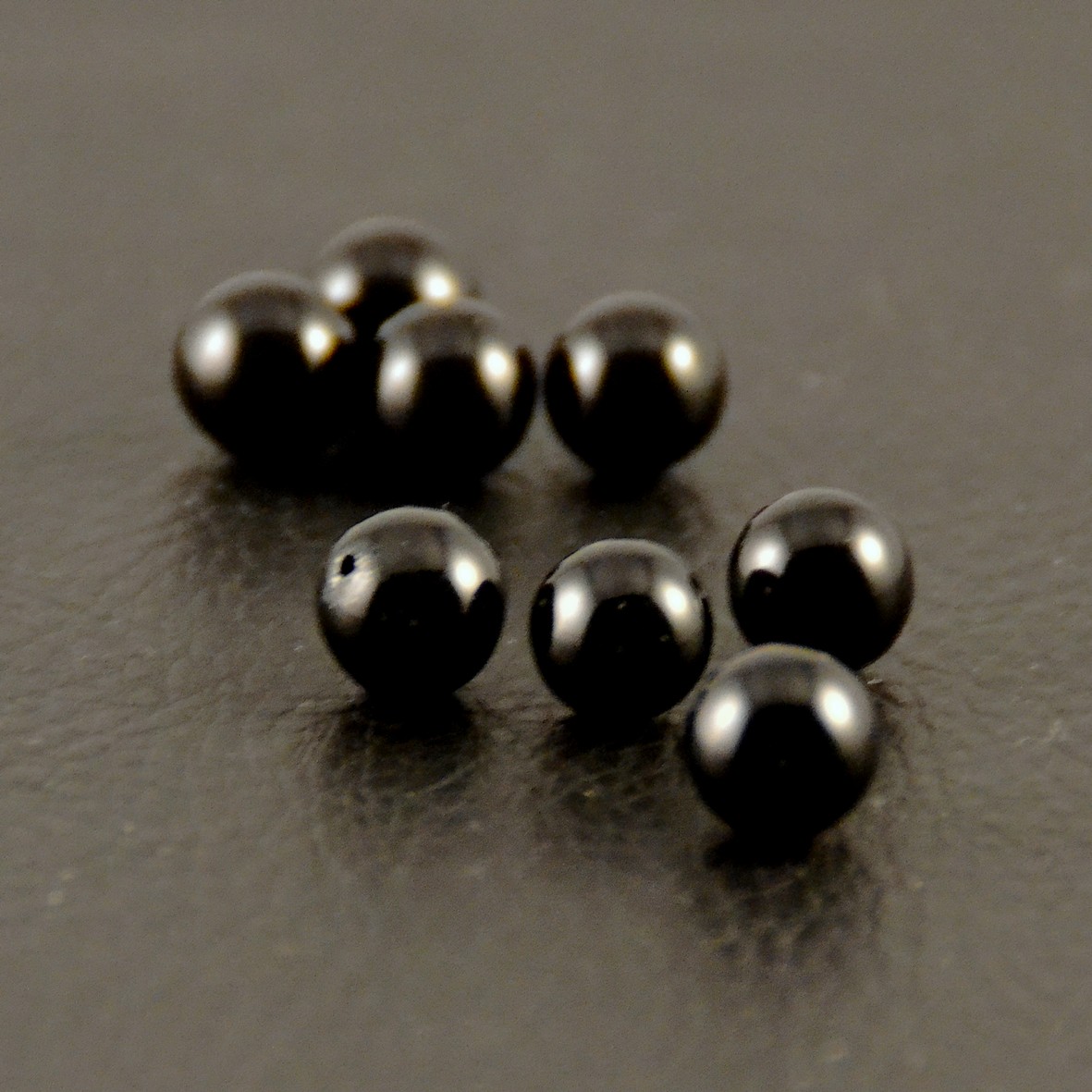 2 perles d\'onyx, ronde 8 mm, demi-trouée