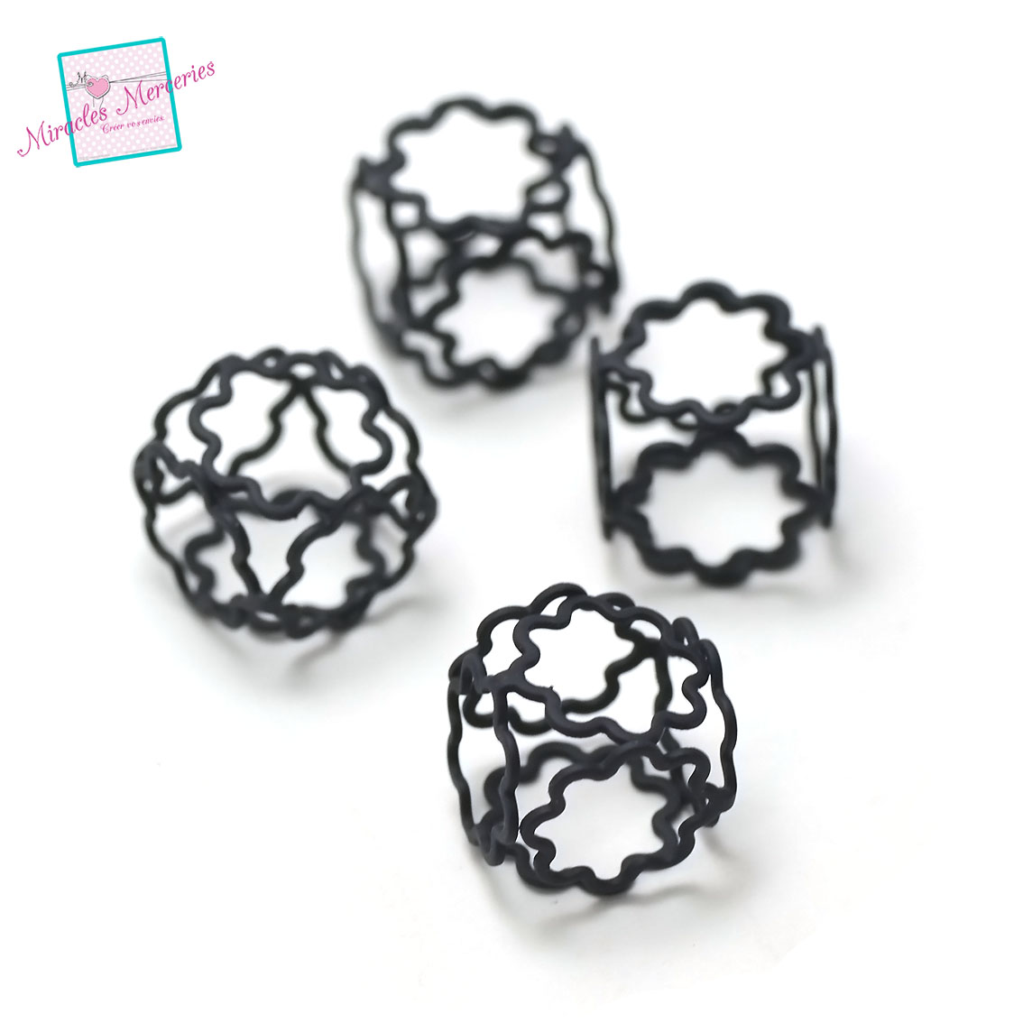 4 connecteurs /perles 3D cube fleuri 16x16 mm,noir