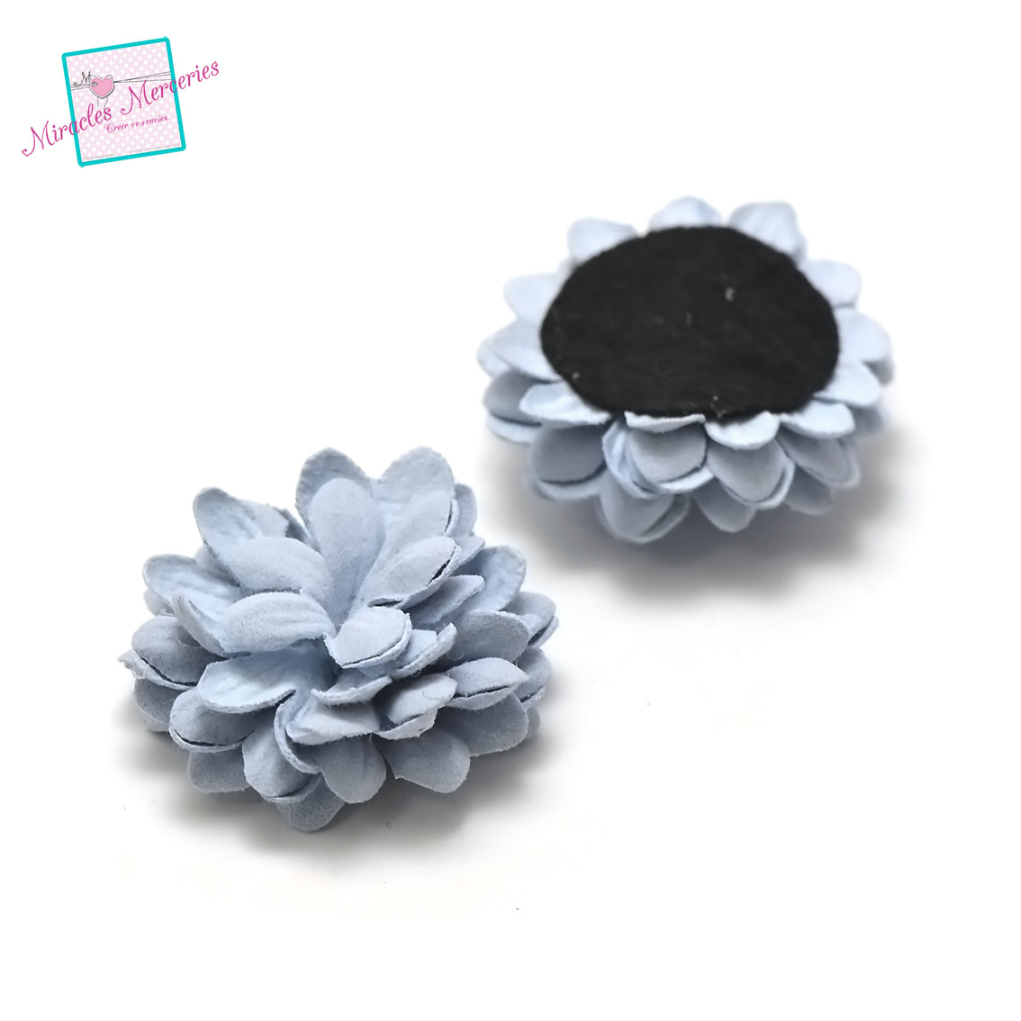 2 magnifiques fleurs en simili cuir(aspect daim) 40x20 mm,bleu