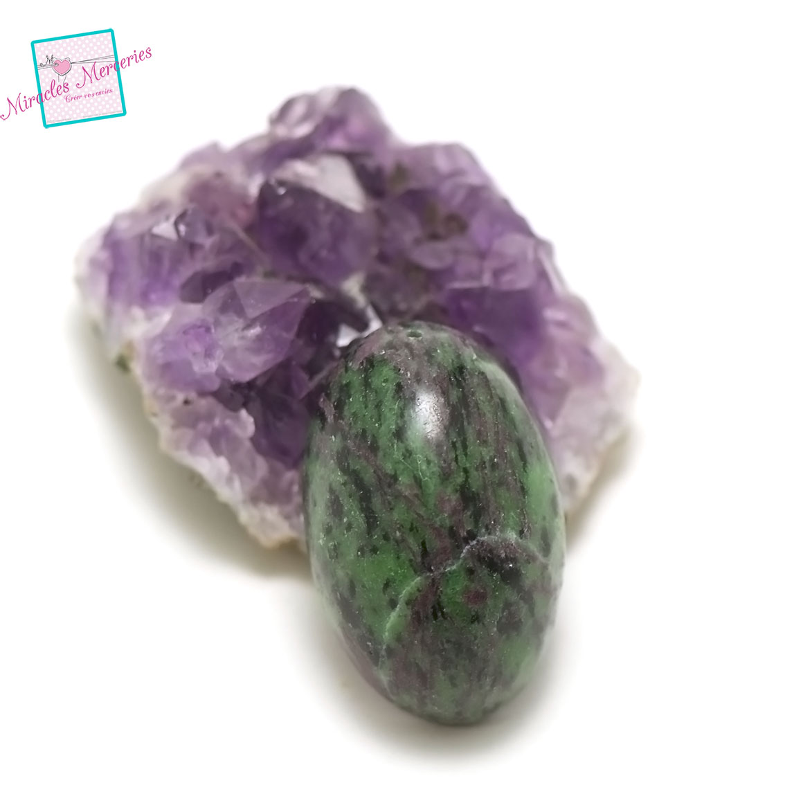 1 pendentif pierre naturelle , zoïsite   demi oeuf  40x26x16 mm 
