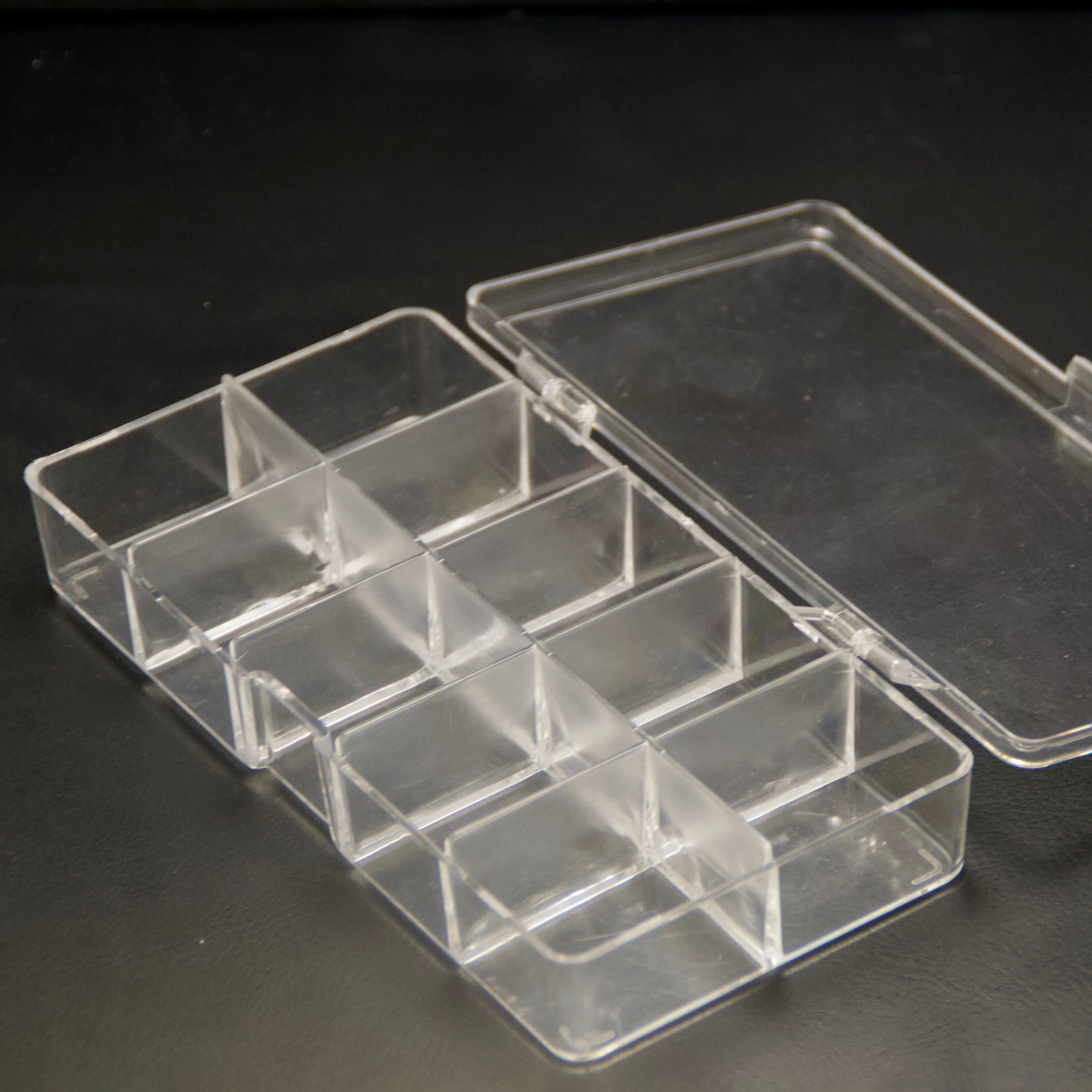 1 boite à rangement de perle 10 cases 17,5x9x3 cm, plexiglass transparent
