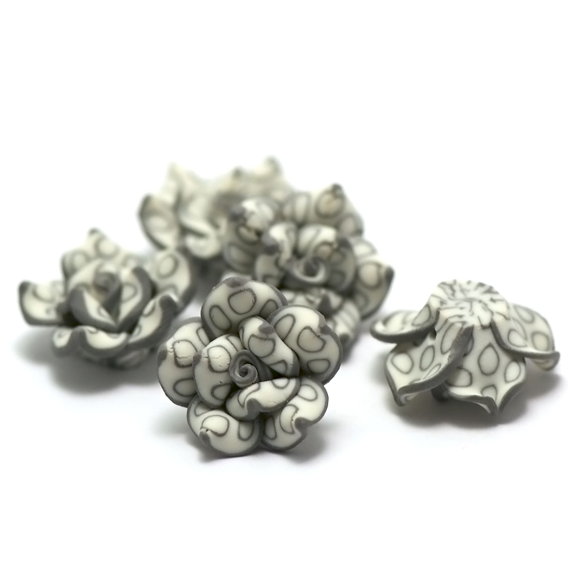 6 perles fleurs polynésiennes 003 20x11 mm, écru/gris