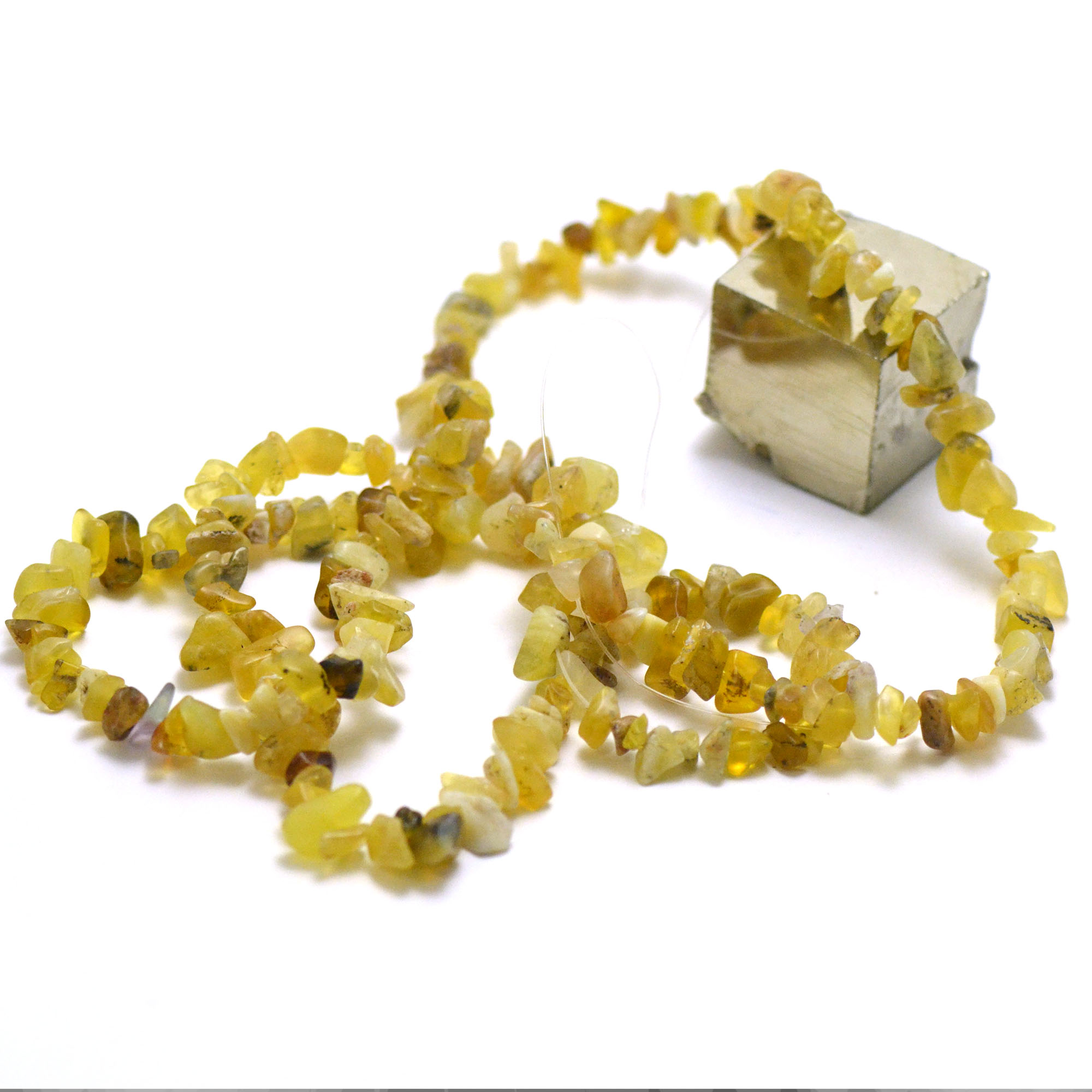 fil 84 cm env 300 perles de opale jaune chips, pierre naturelle