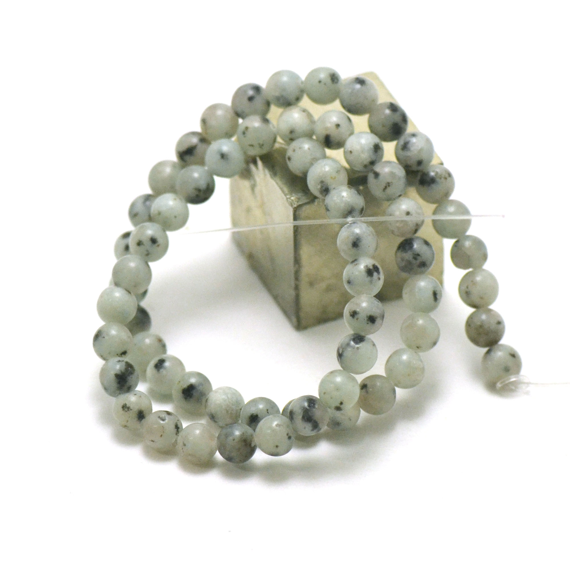 fil 39 cm de perles de Jade néphrite des Andes ronde 6 mm