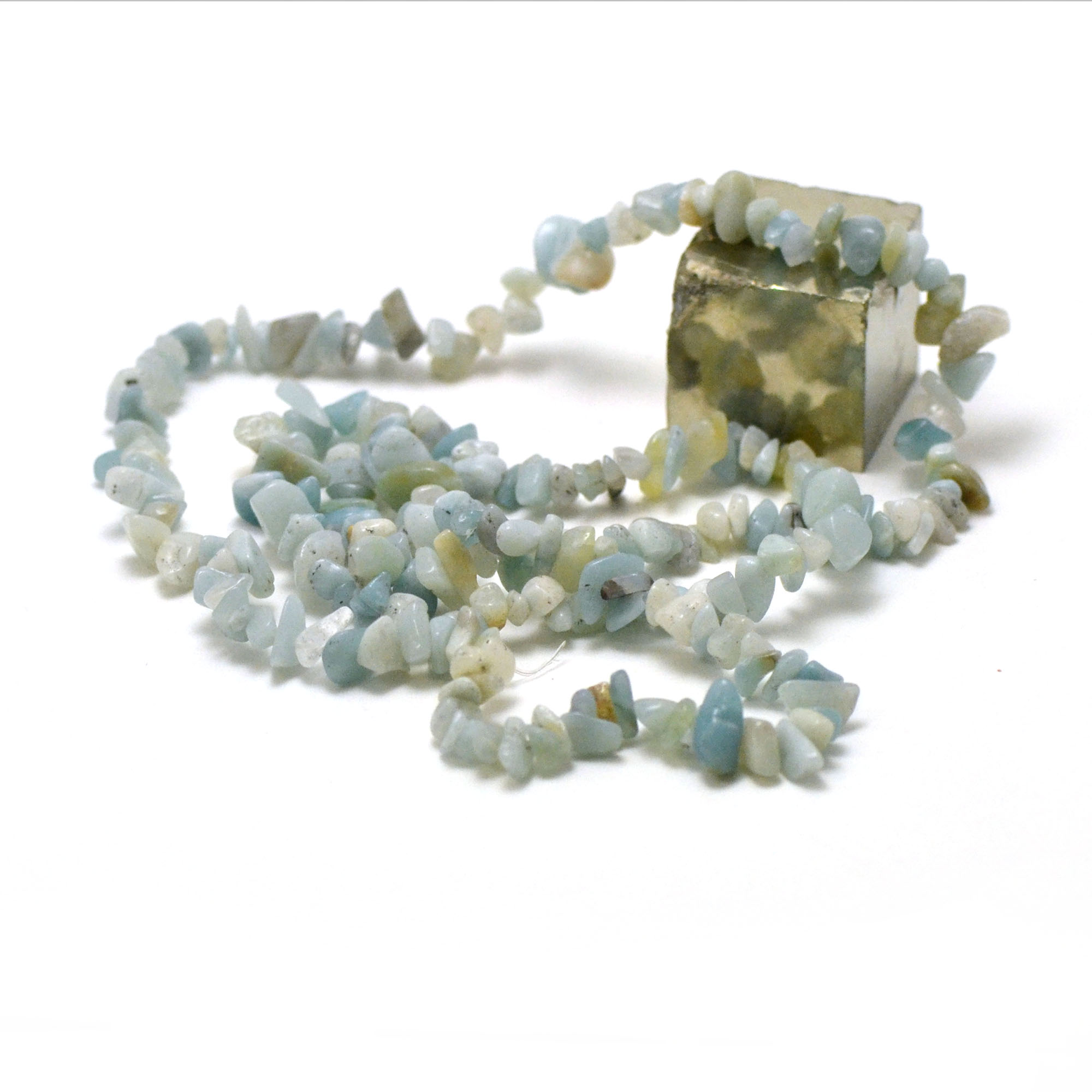 fil 84 cm env 300 perles de amazonite chips, pierre naturelle