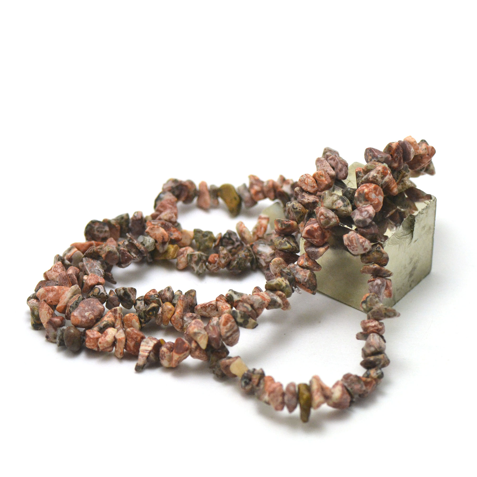 fil 84 cm env 300 perles de jaspe léopard chips, pierre naturelle