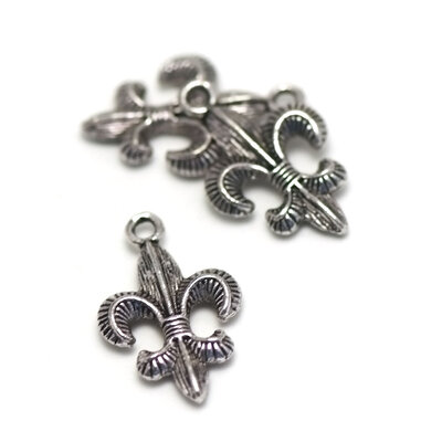 034A fleur de lys