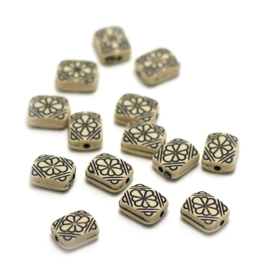 noir sur fond beige clair rectangle