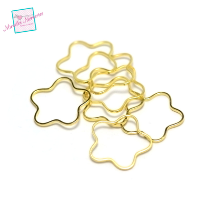 trèfle à quatre feuille doré