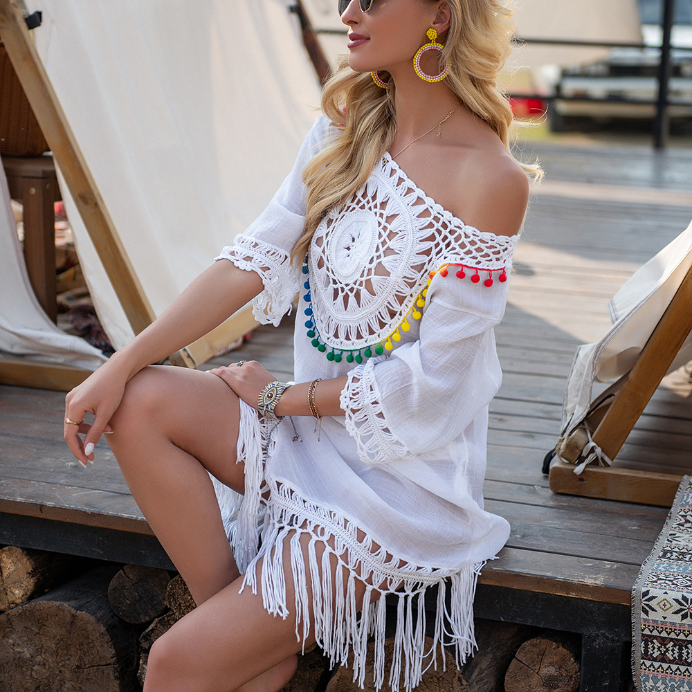 Robe de Plage blanche Crochet et Pompons