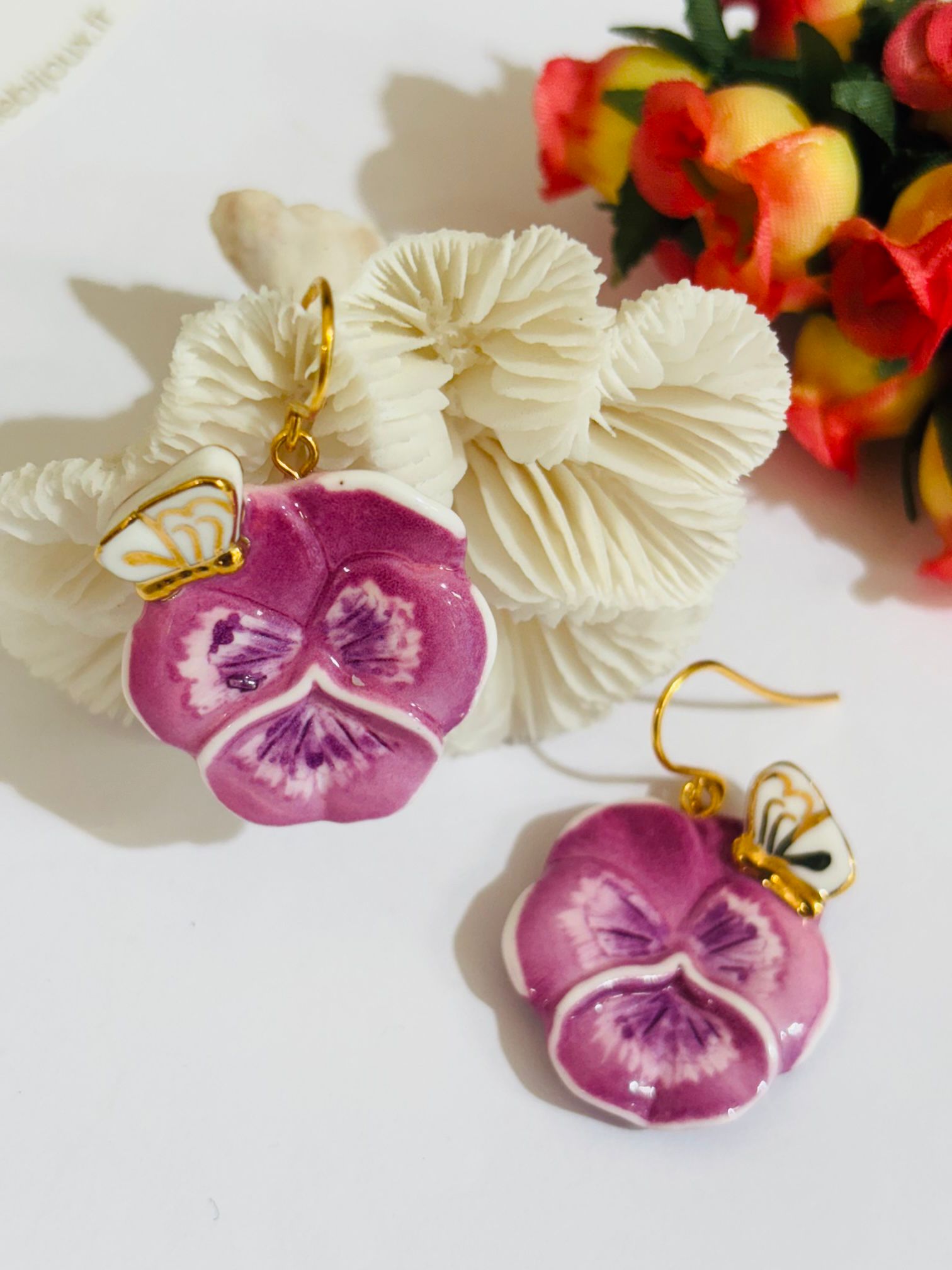 boucles-doreilles-violette-&amp;-papillon-nach
