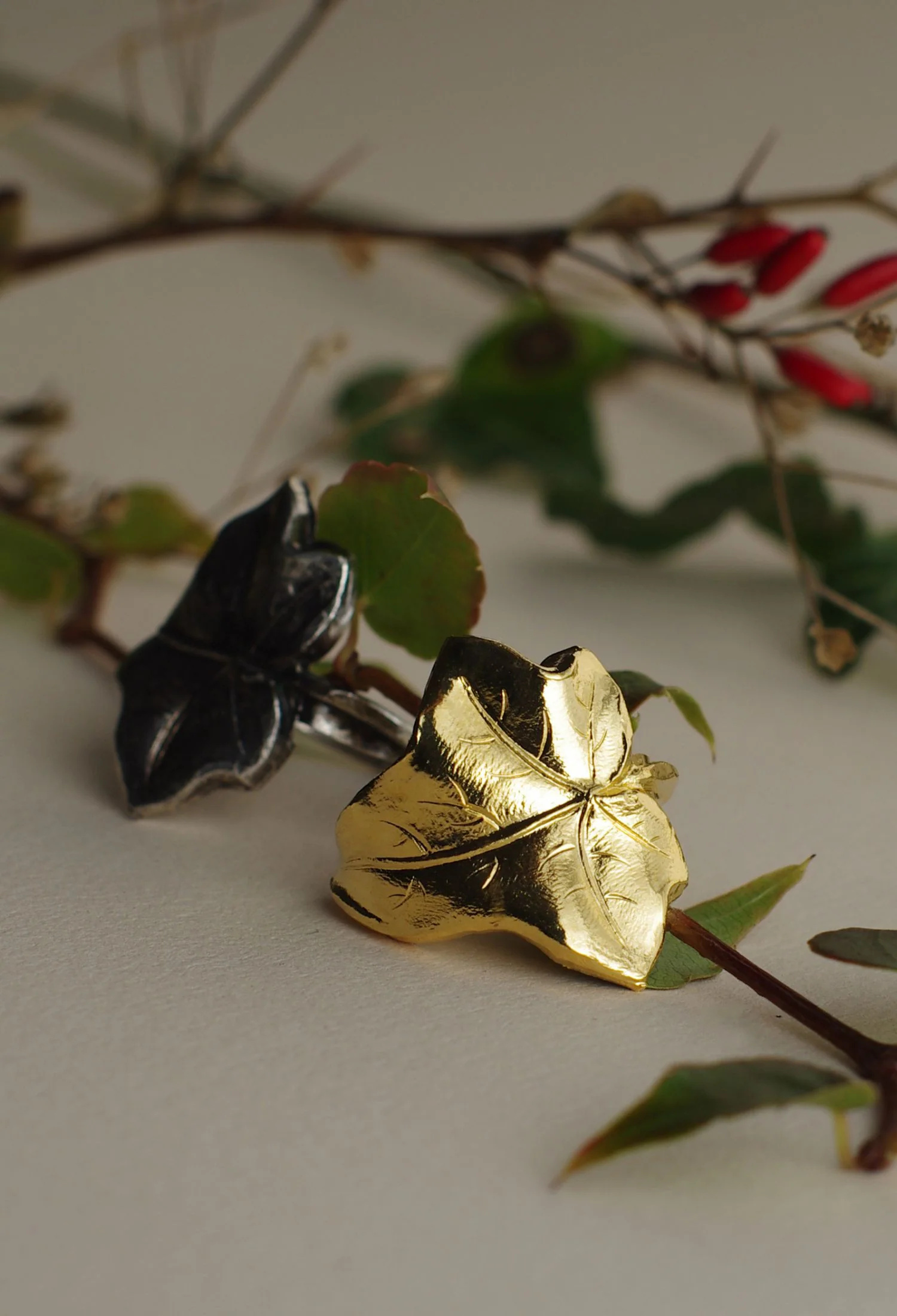 Bague Lierre Dorée Lotta Djossou - vue 3