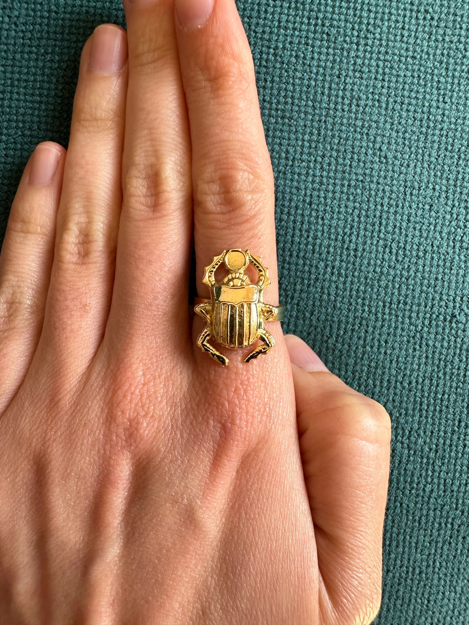 Bague Mini Scarabée dorée Lotta Djossou - vue 2