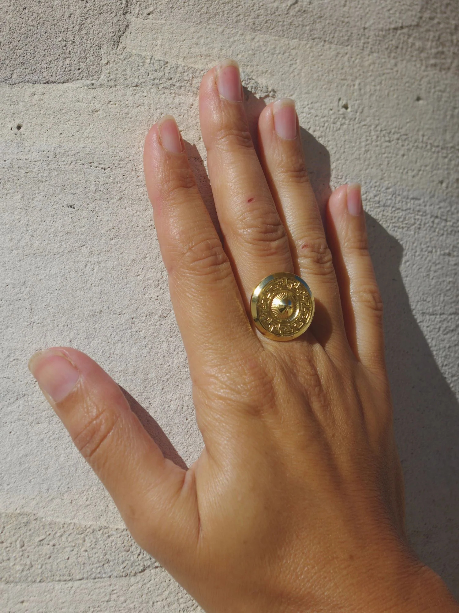 Bague Petit Dôme Dorée Lotta Djossou - vue 2
