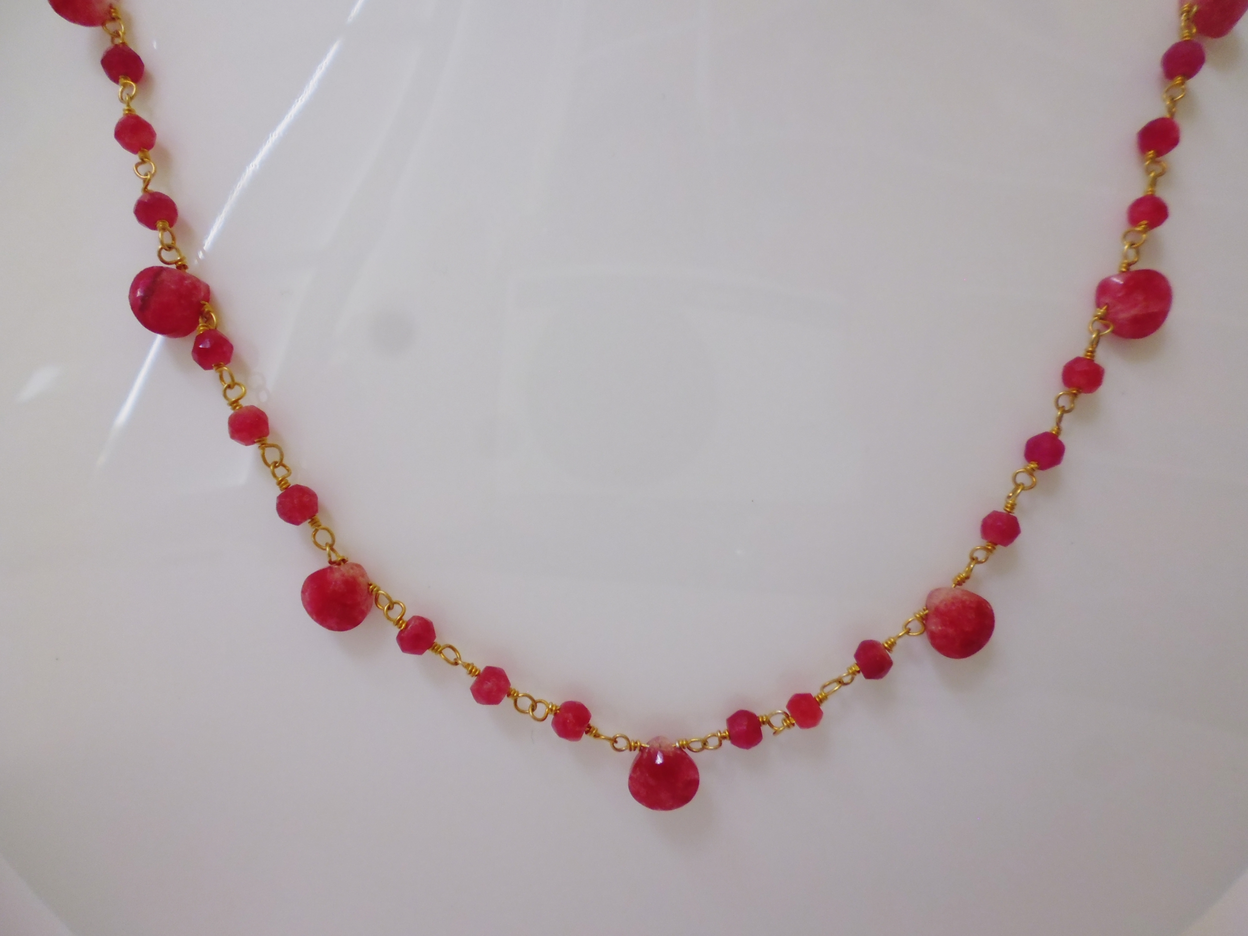 collier racine de rubis 45 cm sur chaine plaqué or 69€ (2)