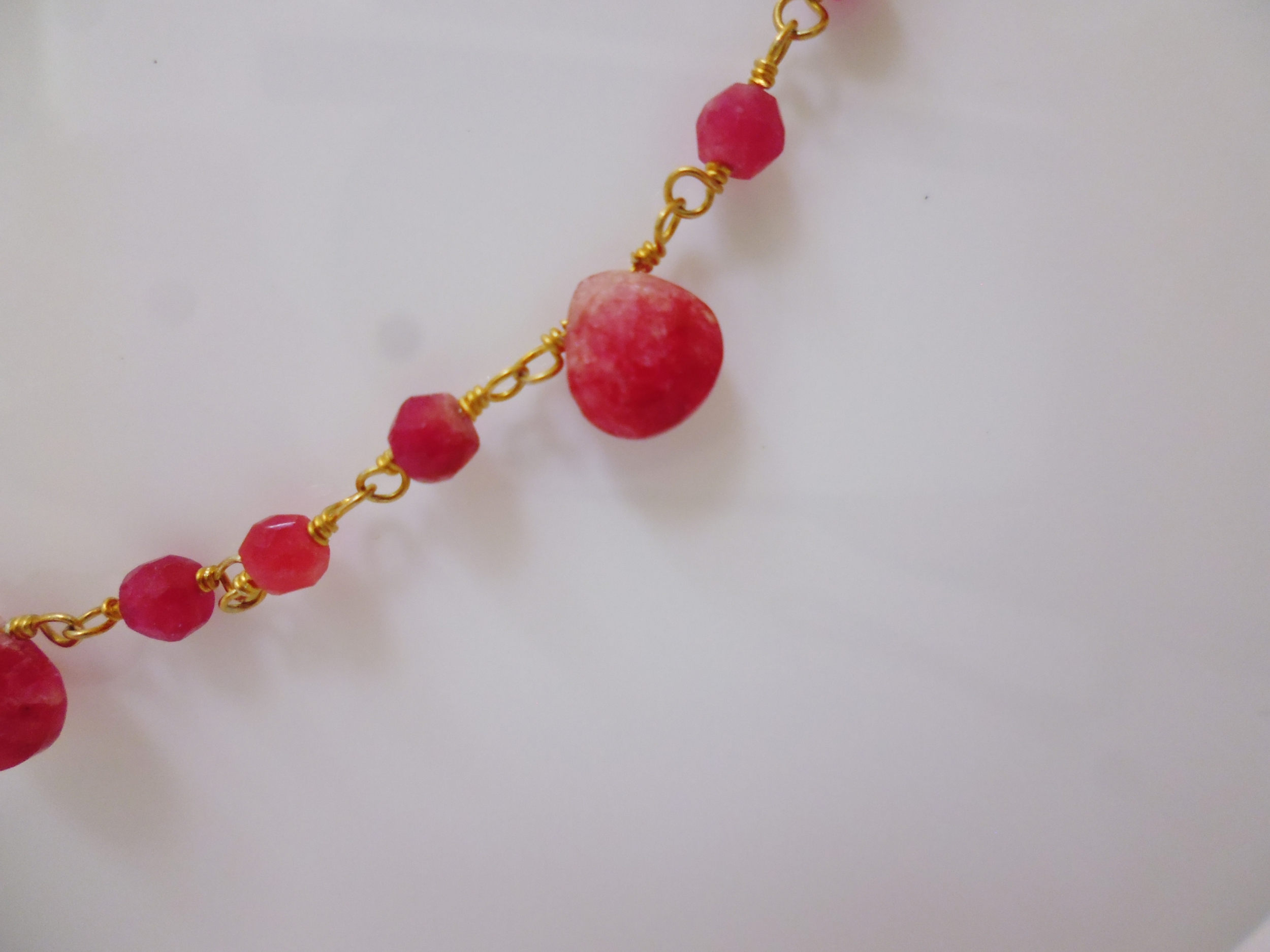 collier racine de rubis 45 cm sur chaine plaqué or 69€ (3)
