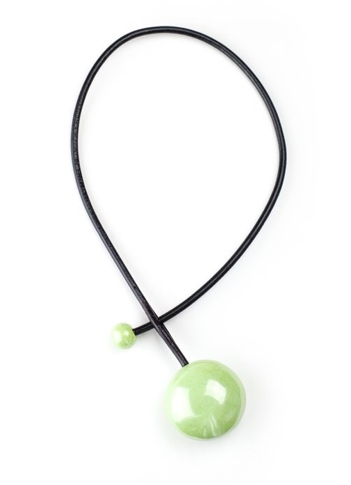 collier céramique galet vert nacré cuir 4mm long 42cm gévole