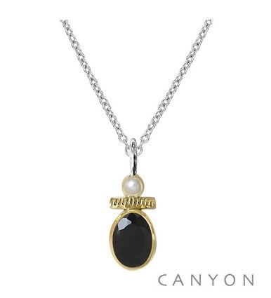 CPF1573 Collier argent chainette et pendentif argent et laiton orné laiton orné petit onyx noir et petite perle synthétique Dimensions  43 cm x 1,8 cm 38€