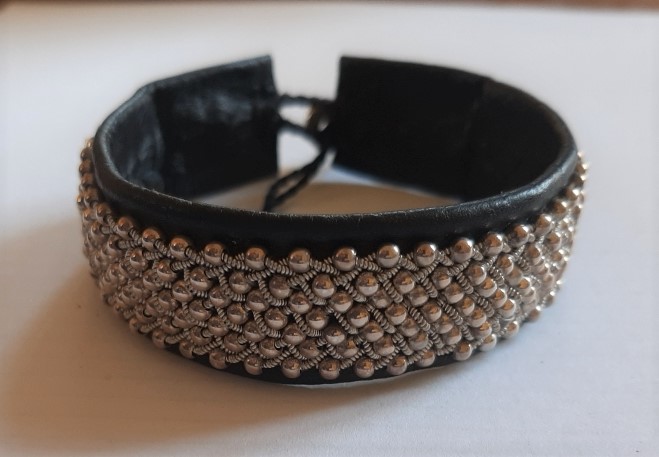 Bracelet GLAMOR collection pearls - cuir naturel de renne et fils dargent - Hanna Wallmark 1 199