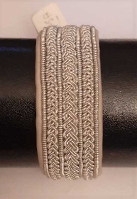 Bracelet GORZA collection classic manchette - cuir naturel de renne et fils dargent - Hanna Wallmark 269 18cm