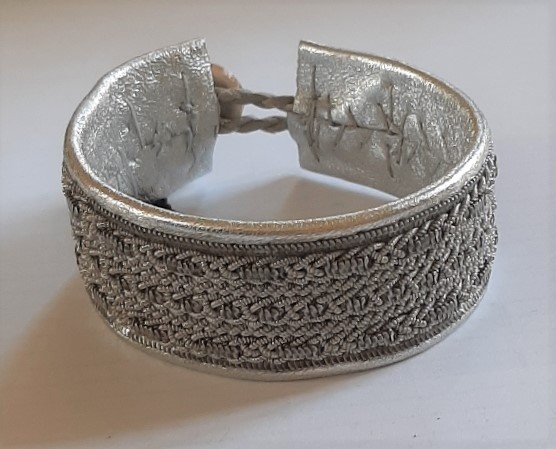 Bracelet ORION collection nocturne - cuir naturel de renne et fils dargent - Hanna Wallmark 3 180