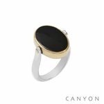 R5009 Bague argent ovale réversible d'un côté onyx noir de l'autre nacre serti de laiton  76€