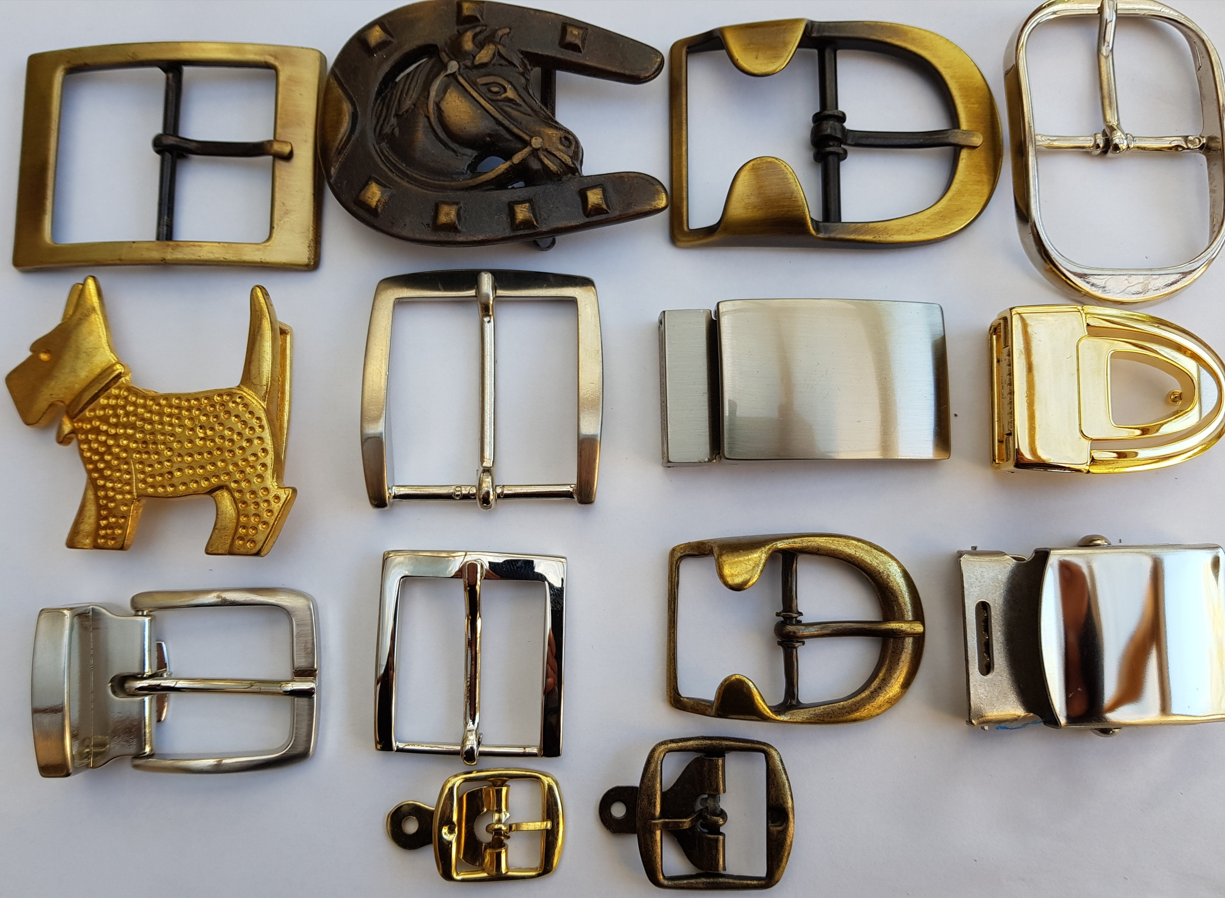 Comment choisir sa boucle de ceinture : largeur, type, matière et fixation