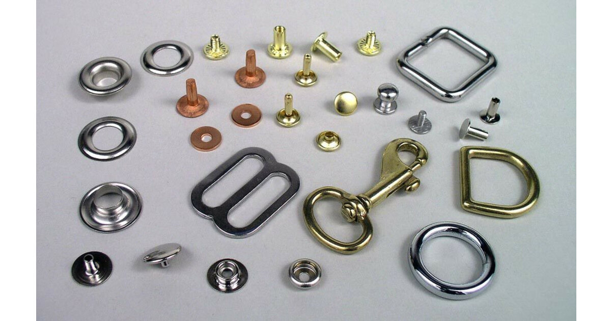 Boutons De Col Anciens Damier Argenté, Monture Métal Doré - Paire, Occasion Très Bon état