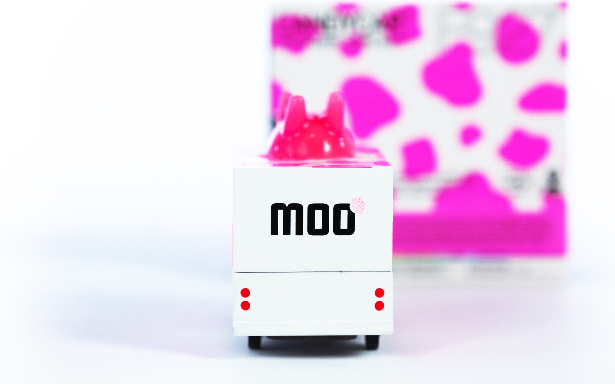 Stawberry-Moo-Van-back
