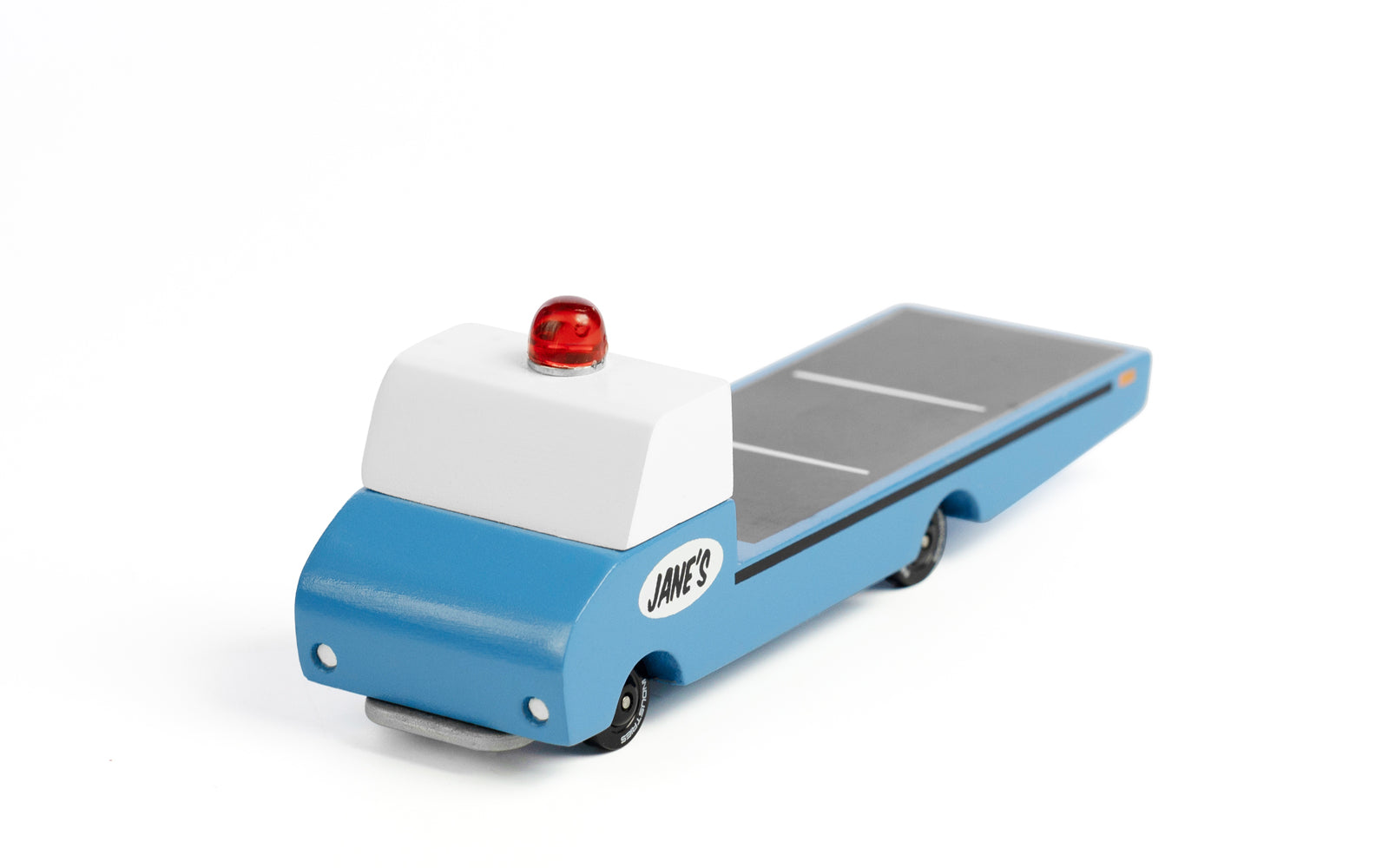 Jane_sTowTruck_QFront