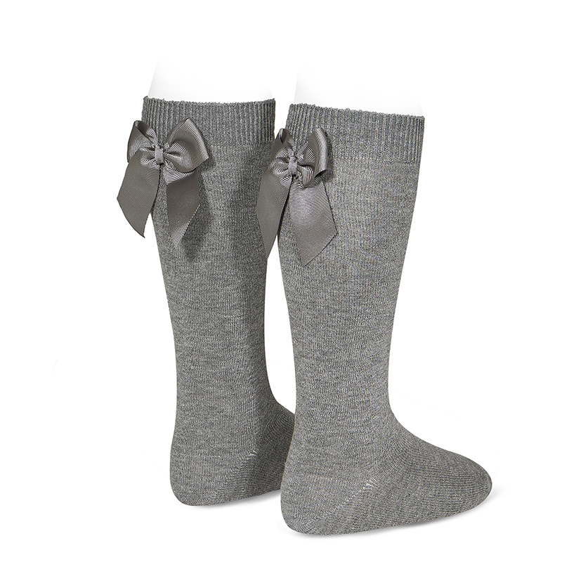 chaussettes-hautes-avec-noeud-gross-grain-derriere-gris-clair
