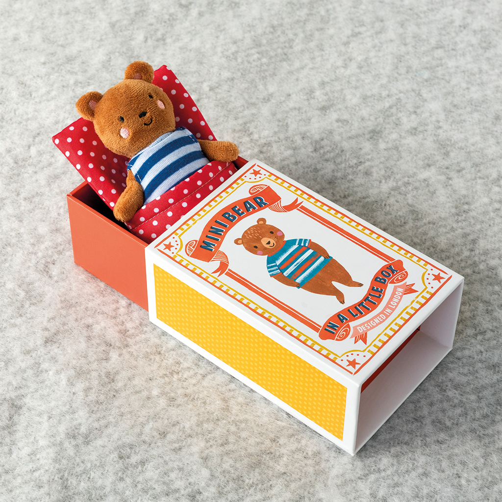 30695_1-mini-bear-in-a-lettle-house_lifestyle