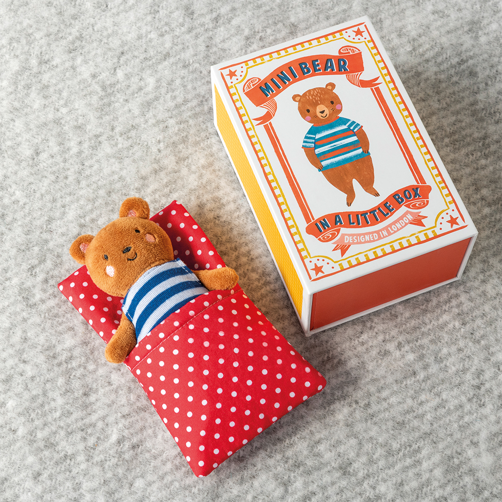 30695_2-mini-bear-in-a-lettle-house_lifestyle