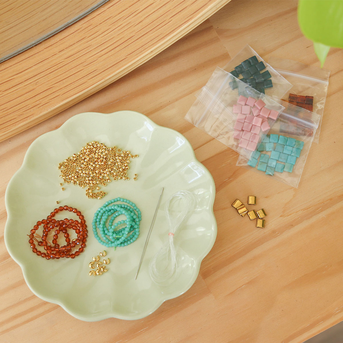 diy-bijouterie-mon-set-de-bracelets-perles-dore-3
