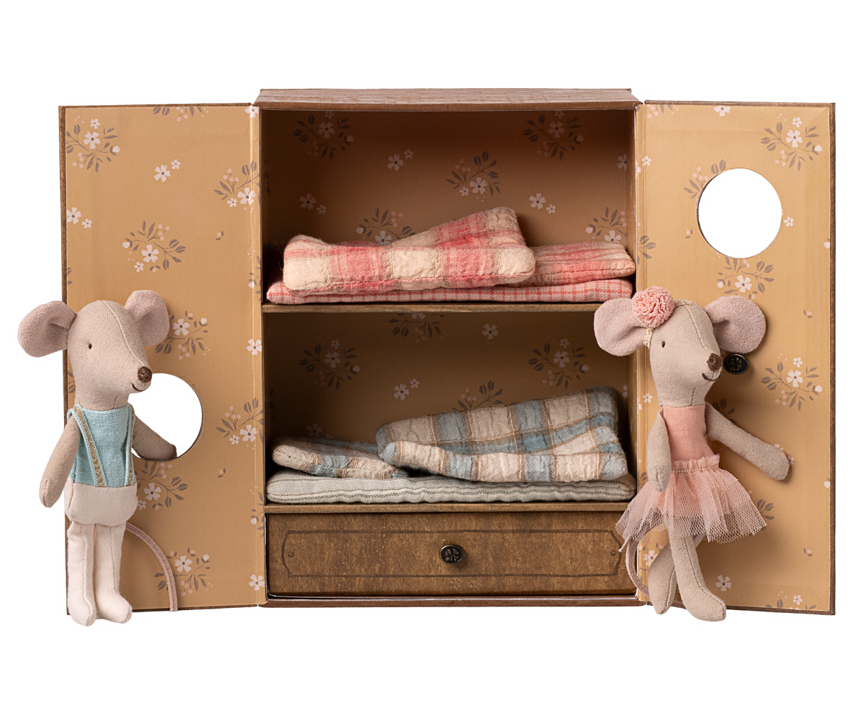 COLOURBOX68267978