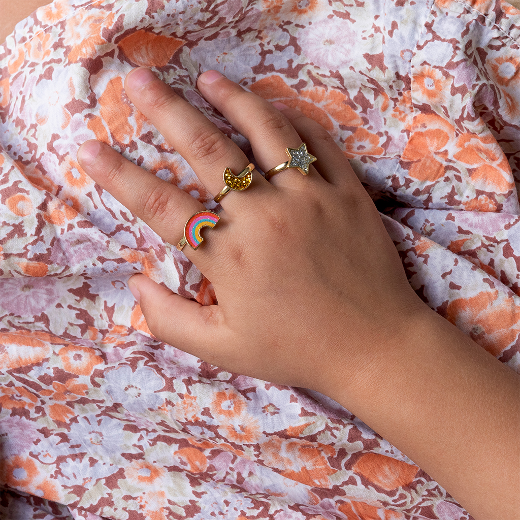30761-star-glitter-rings_lifestyle