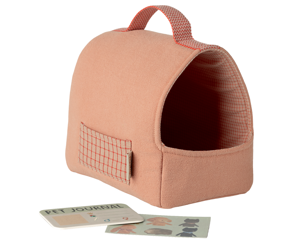 COLOURBOX69925093
