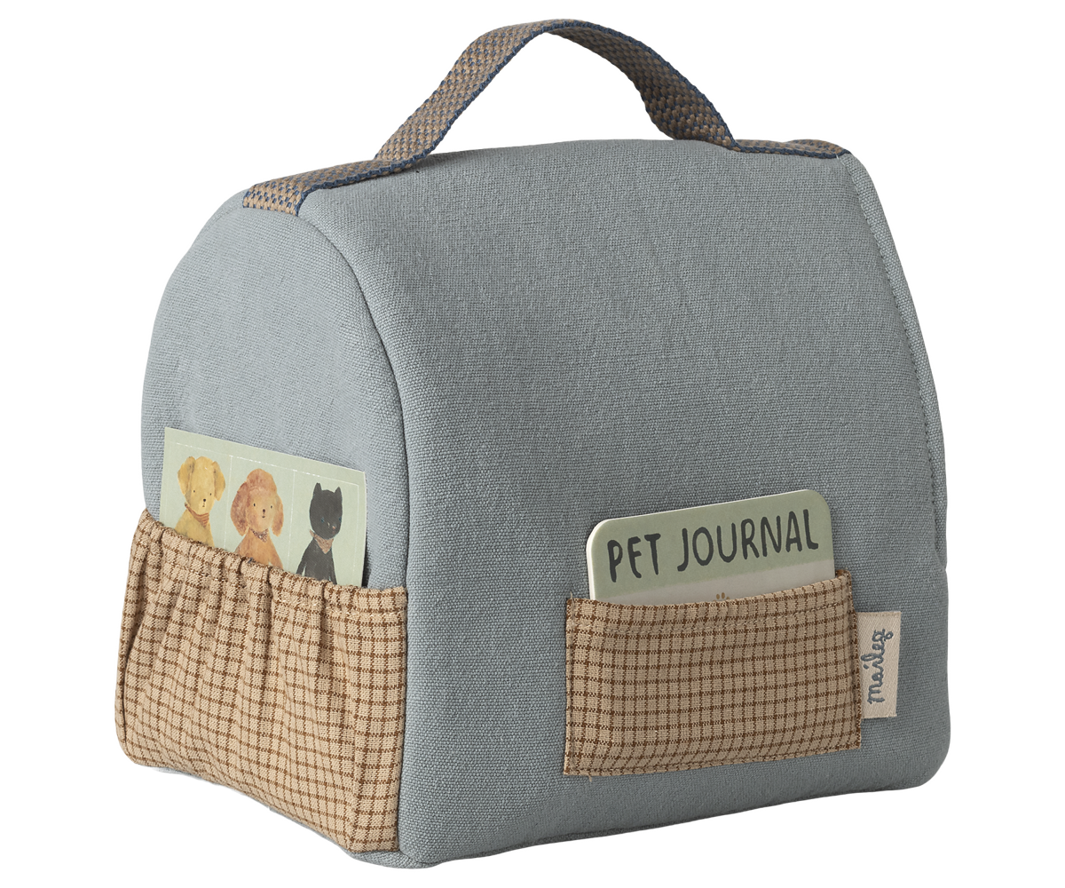 COLOURBOX69925103