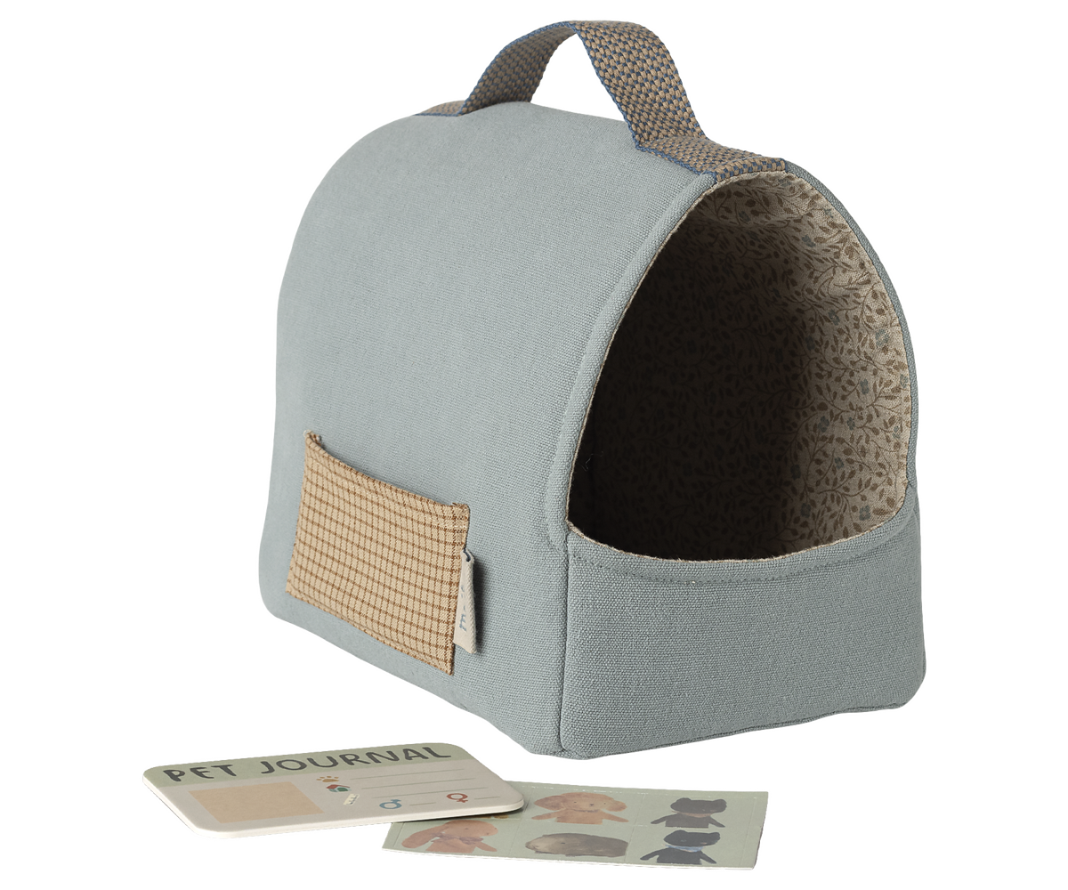 COLOURBOX69925106