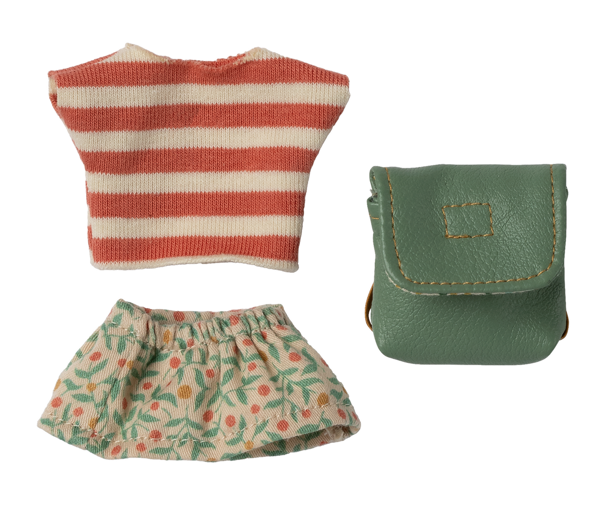COLOURBOX69924916