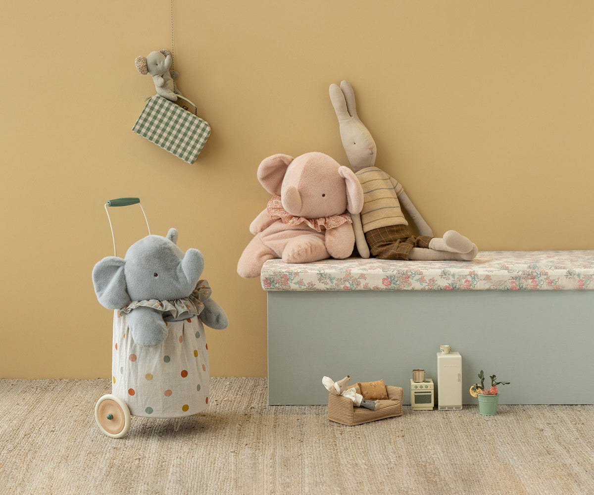 COLOURBOX70034075